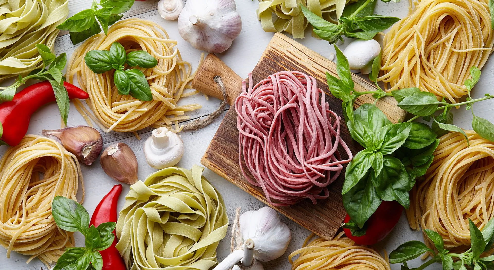 Wie man frische Pasta einfärbt