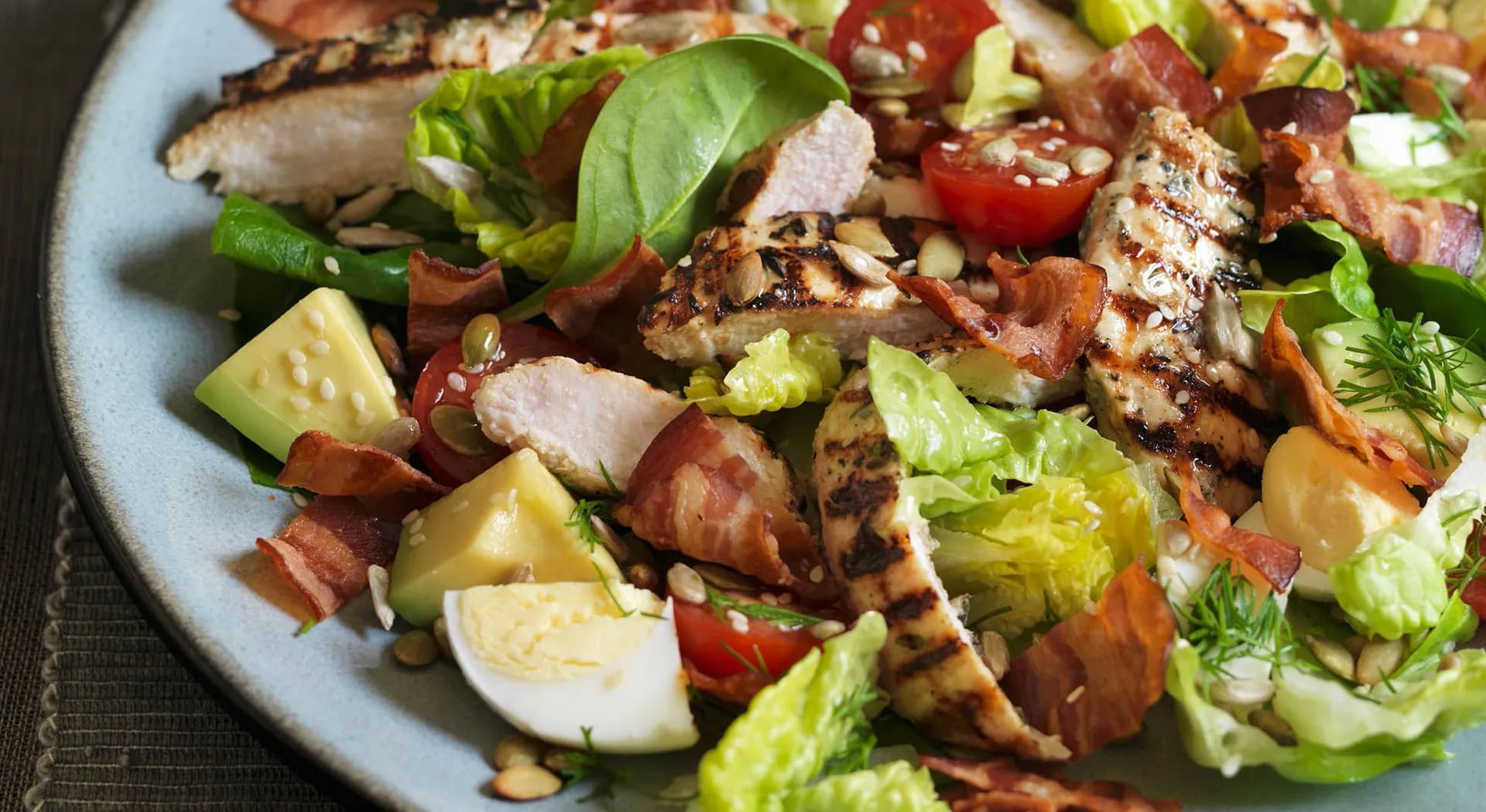 Come condire l’insalata senza olio, tutti i trucchi