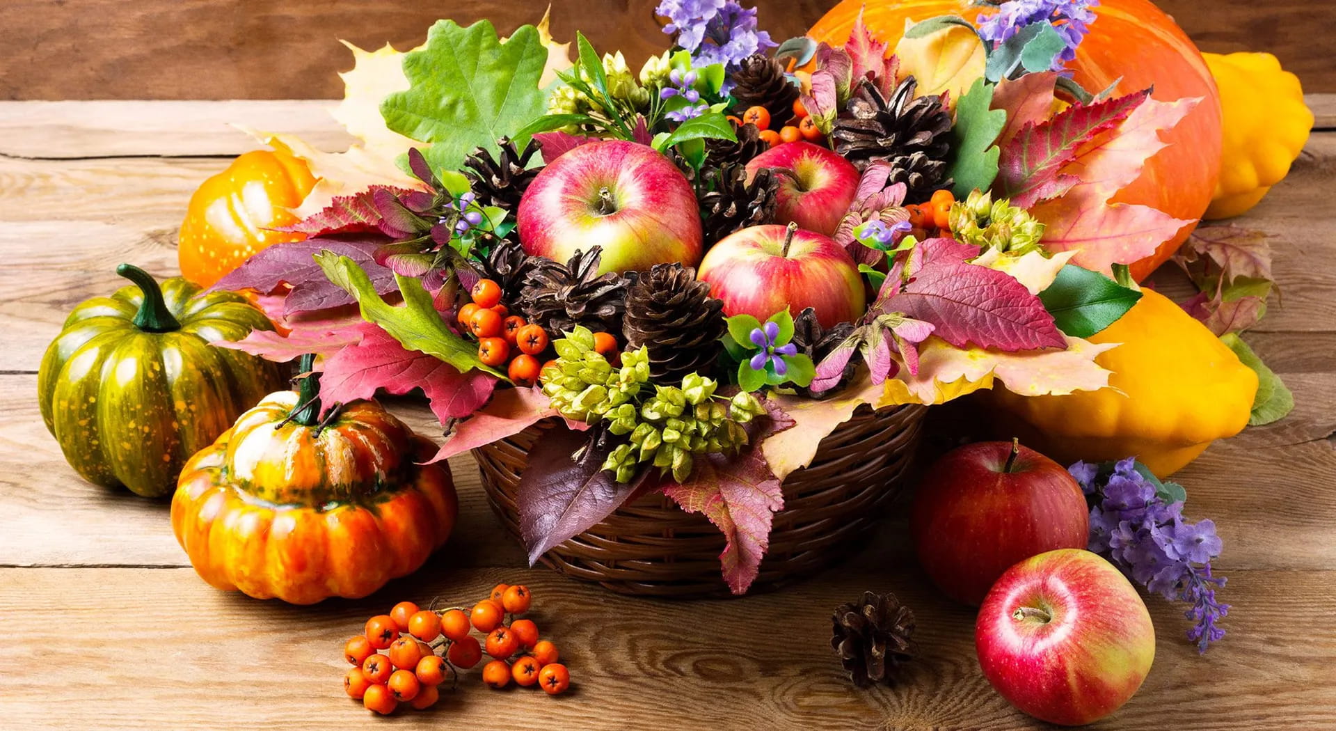 Weihnachtszentrumstück mit Obst, die Ideen