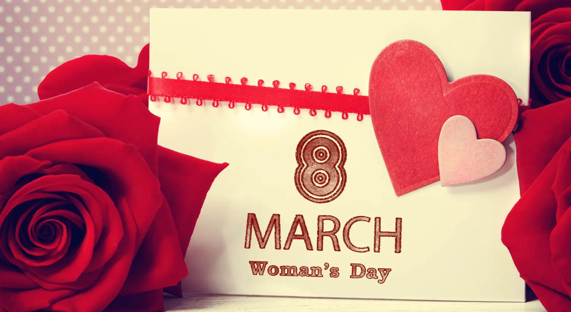 How to decorate the table for Women's Day party